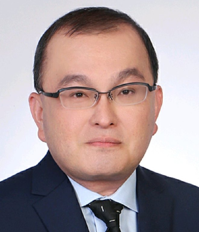 Mr Derek Liang
